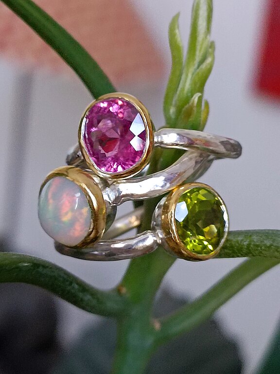 034_Kugel_Silber_Gold_Olivin_Opal_Turmalin.jpg  