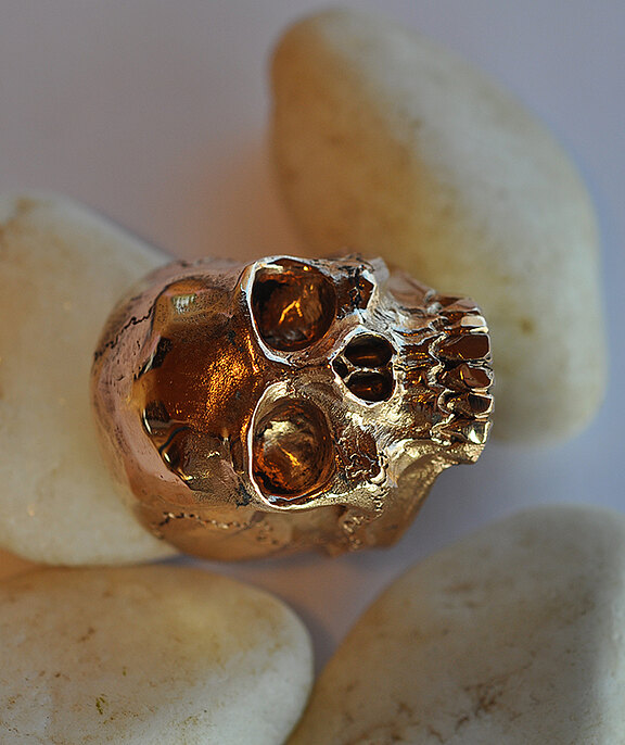 026_Totenkopf_Silber_Bronze_made.by.Lea.Maria.Gold.jpg  