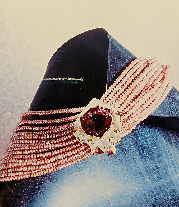 1994_Collier_Suessw.Perlen_Silber_Gold_Turmalin_fotocredit.G.P.Winter.jpg  